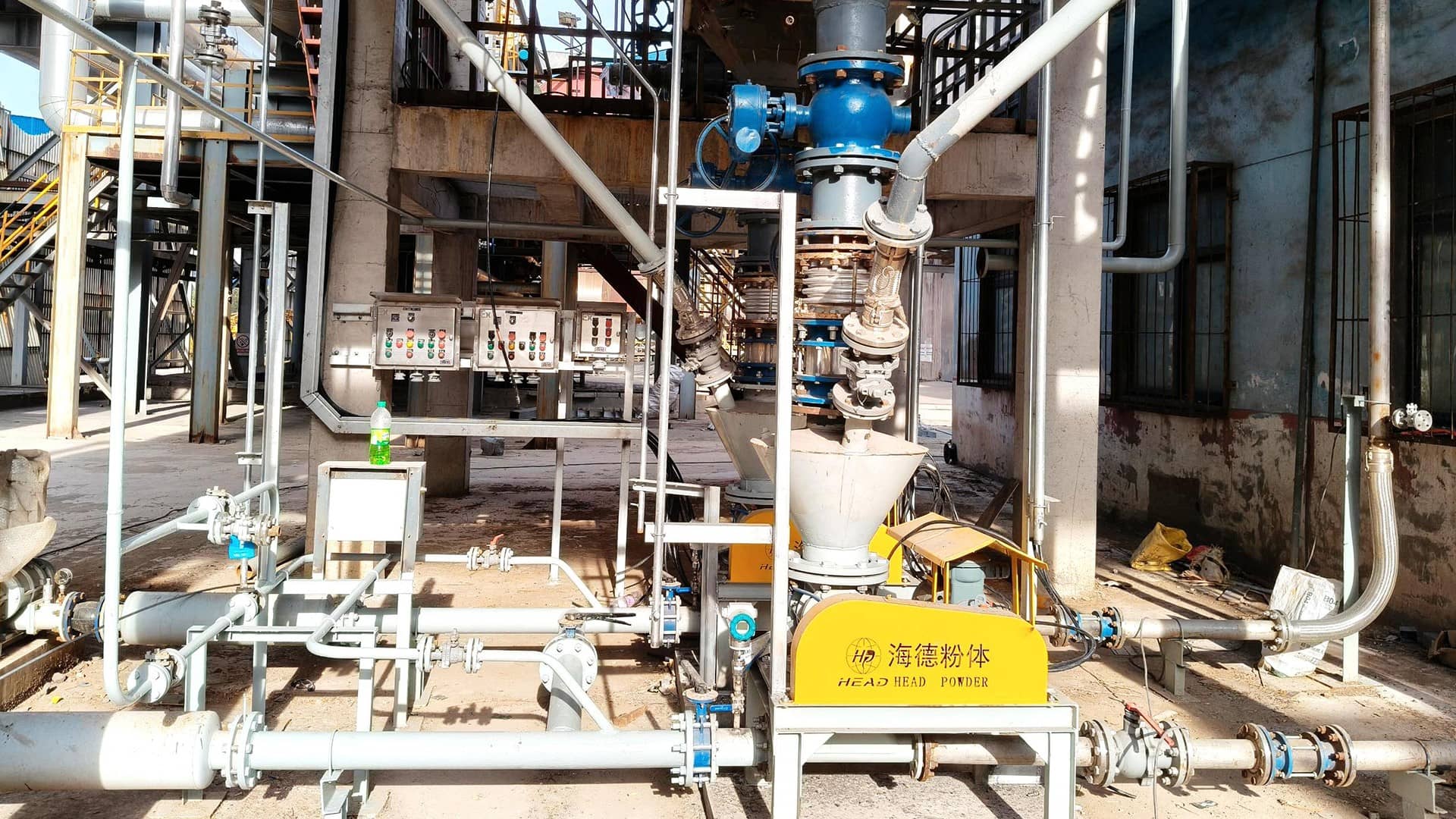 六氟磷酸锂输送方式有哪些？六氟磷酸锂气力输送系统设备优势特点深度分析